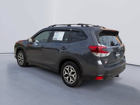 Used 2023 Subaru Forester Premium AWD/4WD image 5