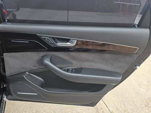 Used 2014 Audi A8 L 3.0T w/ Premium Package image 28