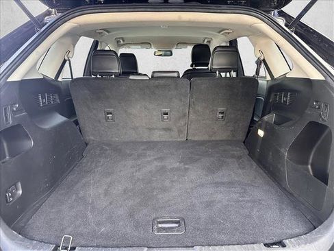 Used 2023 Ford Edge SEL image 7