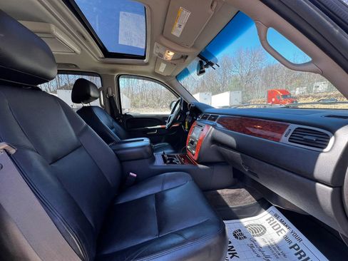 Used 2012 Chevrolet Avalanche LTZ AWD/4WD image 13