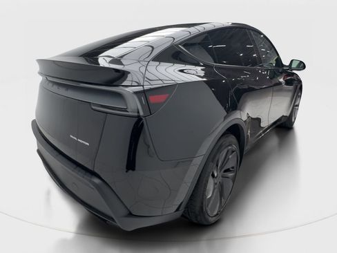 Used 2026 Tesla Model Y Long Range AWD/4WD image 7