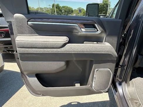 New 2026 GMC Sierra 2500 SLT w/ LPO, Black Badging Package AWD/4WD image 32