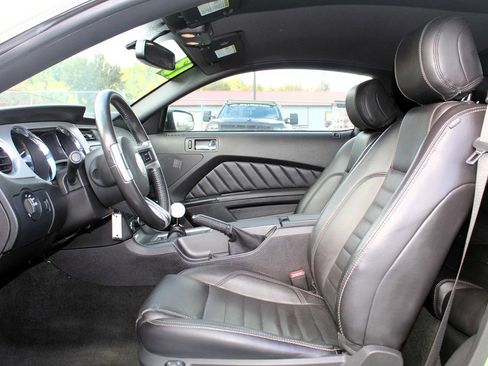 Used 2013 Ford Mustang GT Premium image 10