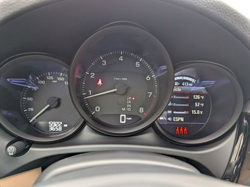 Certified 2025 Porsche Macan AWD/4WD image 12