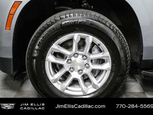 Used 2025 Chevrolet Suburban LT RWD image 39