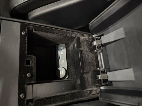 Used 2018 Jaguar F-TYPE R-Dynamic image 36