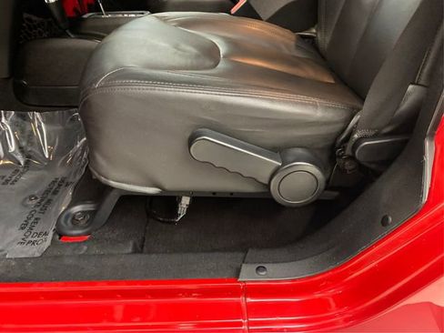 Used 2014 Jeep Wrangler Unlimited Sahara image 20