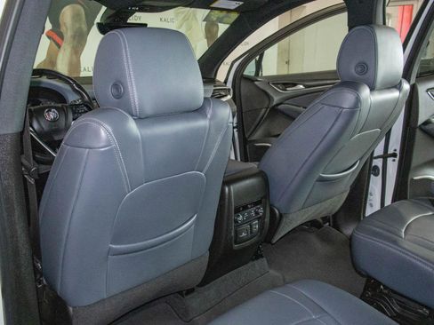 Used 2024 Buick Enclave Premium image 10