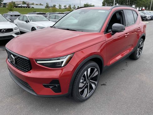 New 2025 Volvo XC40 B5 Ultra w/ Protection Package image 3