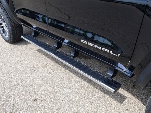 New 2026 GMC Canyon Denali w/ LPO, Black Badging Package AWD/4WD image 6