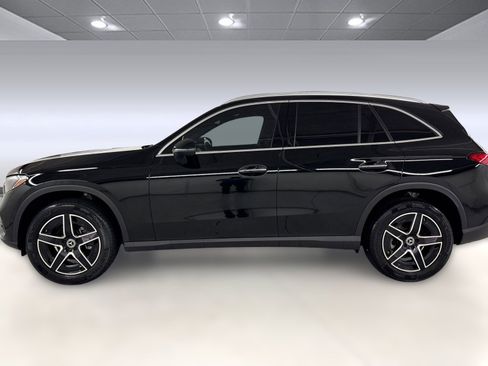 Used 2026 Mercedes-Benz GLC 300 image 2