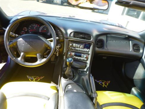 Used 1998 Chevrolet Corvette Convertible w/ Memory Pkg RWD image 16
