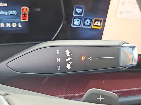 Used 2025 Chevrolet Traverse Z71 w/ Driver Confidence Package image 27