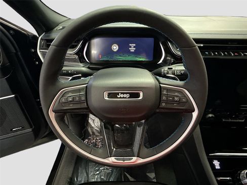 Used 2022 Jeep Grand Cherokee Trailhawk w/ Advanced Protech Group II AWD/4WD image 11
