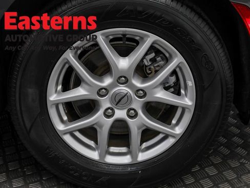 Used 2023 Chrysler Pacifica Touring-L image 35