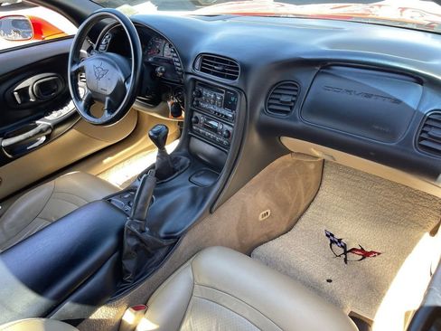 Used 2001 Chevrolet Corvette Convertible w/ Preferred Equipment Group2 image 14