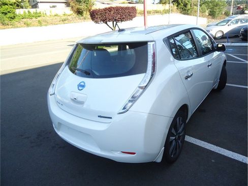Used 2016 Nissan Leaf SV w/ Premium Package FWD image 6