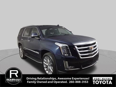 Used 2019 Cadillac Escalade Luxury AWD/4WD image 5