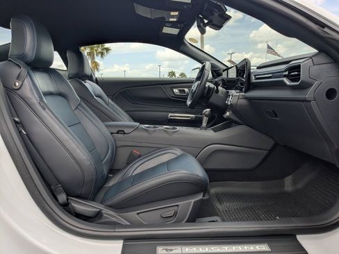 Used 2025 Ford Mustang GT Premium RWD image 17