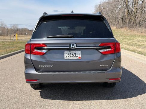 Used 2023 Honda Odyssey Touring image 4
