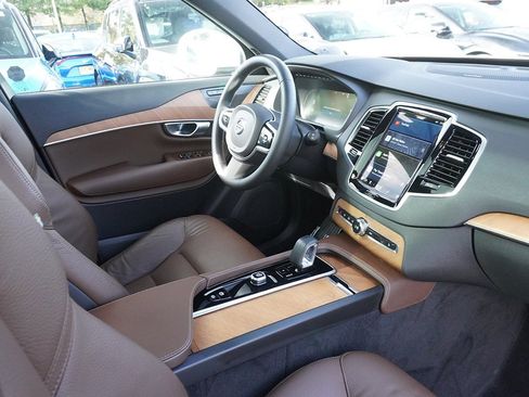 Used 2024 Volvo XC90 T8 Plus w/ Protection Package image 33