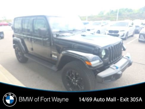 Used 2022 Jeep Wrangler Unlimited Sahara w/ Cold Weather Group AWD/4WD image 1