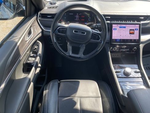 Used 2023 Jeep Grand Cherokee Overland w/ Advanced Protech Group III image 39