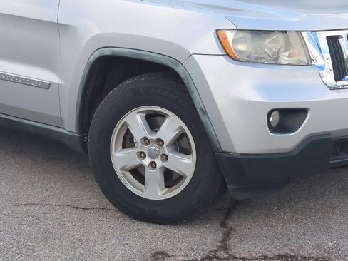 Used 2011 Jeep Grand Cherokee Laredo w/ Security & Convenience Group AWD/4WD image 3