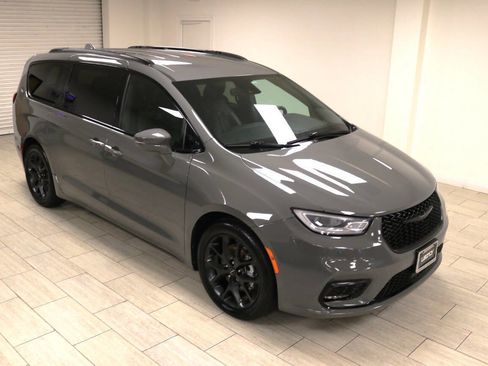 Used 2022 Chrysler Pacifica Touring-L w/ S Appearance Package FWD image 91