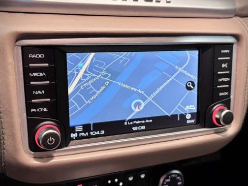 Used 2015 Ferrari California T image 8