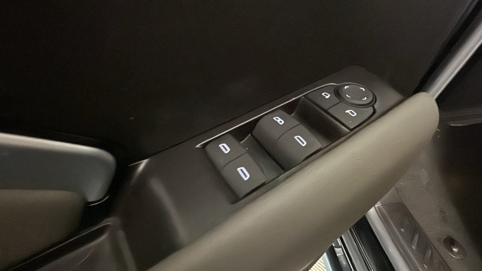Used 2024 Chevrolet Colorado ZR2 w/ ZR2 Convenience Package III AWD/4WD image 12