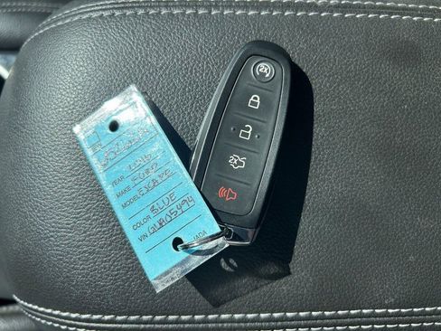 Used 2016 Ford Escape Titanium image 31