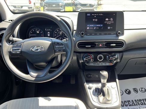 Used 2023 Hyundai Kona SEL AWD/4WD image 9