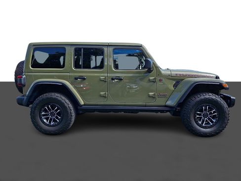 Used 2025 Jeep Wrangler Unlimited Rubicon AWD/4WD image 7