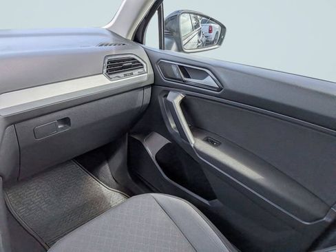 Used 2018 Volkswagen Tiguan S FWD image 16