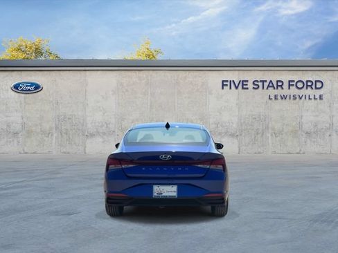 Used 2023 Hyundai Elantra SEL w/ Convenience Package FWD image 7