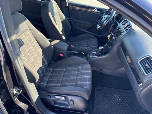 Used 2012 Volkswagen GTI Base image 17
