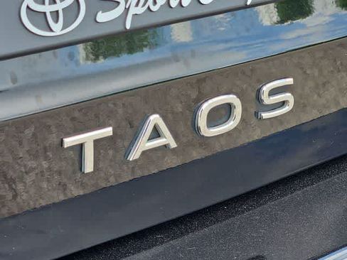 Used 2024 Volkswagen Taos S FWD image 11