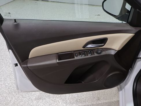 Used 2015 Chevrolet Cruze LT FWD image 12