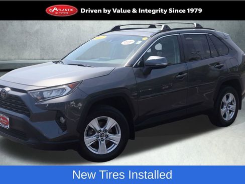 Used 2021 Toyota RAV4 XLE w/ Convenience Package AWD/4WD image 1