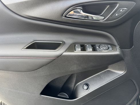 Certified 2024 Chevrolet Equinox RS image 10