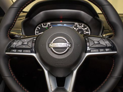 New 2025 Nissan Altima 2.5 SR image 18