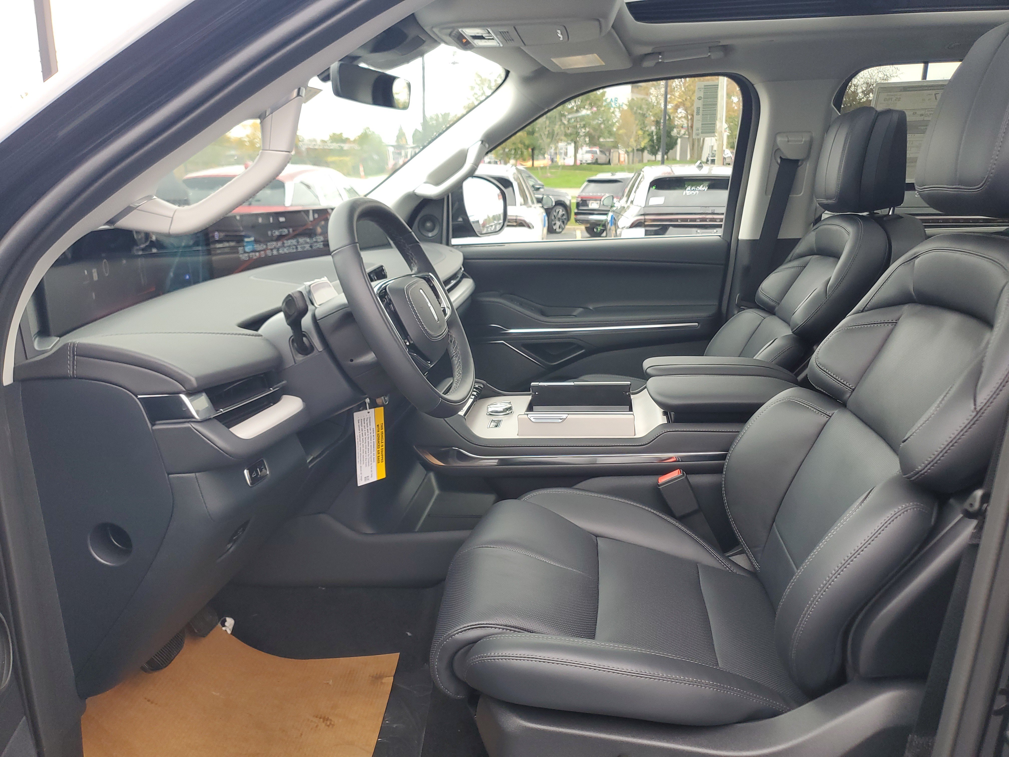 New 2027 Lincoln Navigator Reserve AWD/4WD image 12