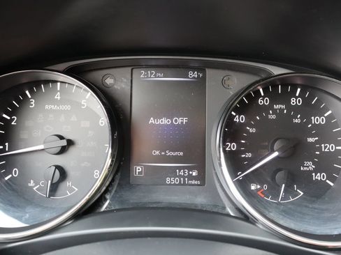 Used 2017 Nissan Rogue SV w/ SV Premium Package AWD/4WD image 33