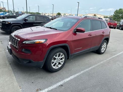 Used 2014 Jeep Cherokee Latitude AWD/4WD image 2
