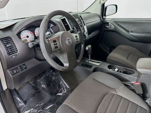 Used 2012 Nissan Frontier SV w/ Sport Appearance Pkg AWD/4WD image 14