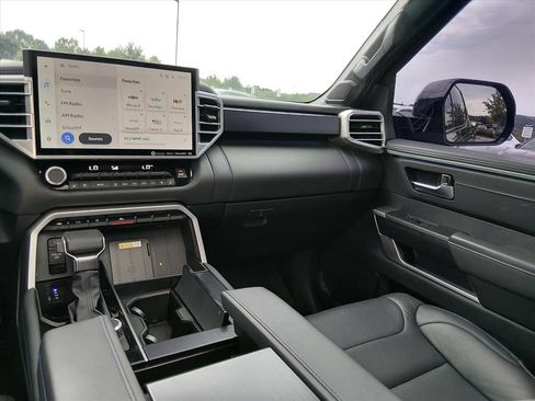 Used 2023 Toyota Tundra Platinum AWD/4WD image 11
