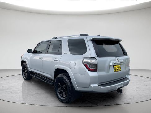 Certified 2020 Toyota 4Runner SR5 Premium AWD/4WD image 5