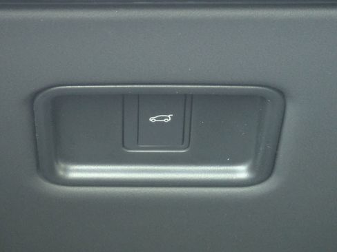 New 2026 Land Rover Range Rover SE image 18