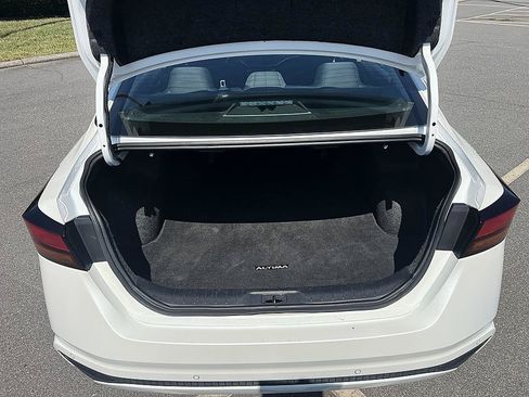 Certified 2024 Nissan Altima 2.5 SV FWD image 15